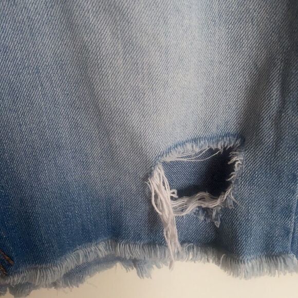 MUDD- distressed medium wash denim skirt- Size 7 - Picture 3 of 9